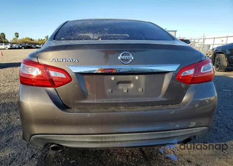 2016 Nissan Altima 2.5 z USA, uszkodzony, nr VIN 1N4AL3AP4GC118284